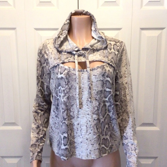 Love Streak Womens Snake Print Long Sleeve Hooded Peekaboo Sweater Size XL - Picture 1 of 6